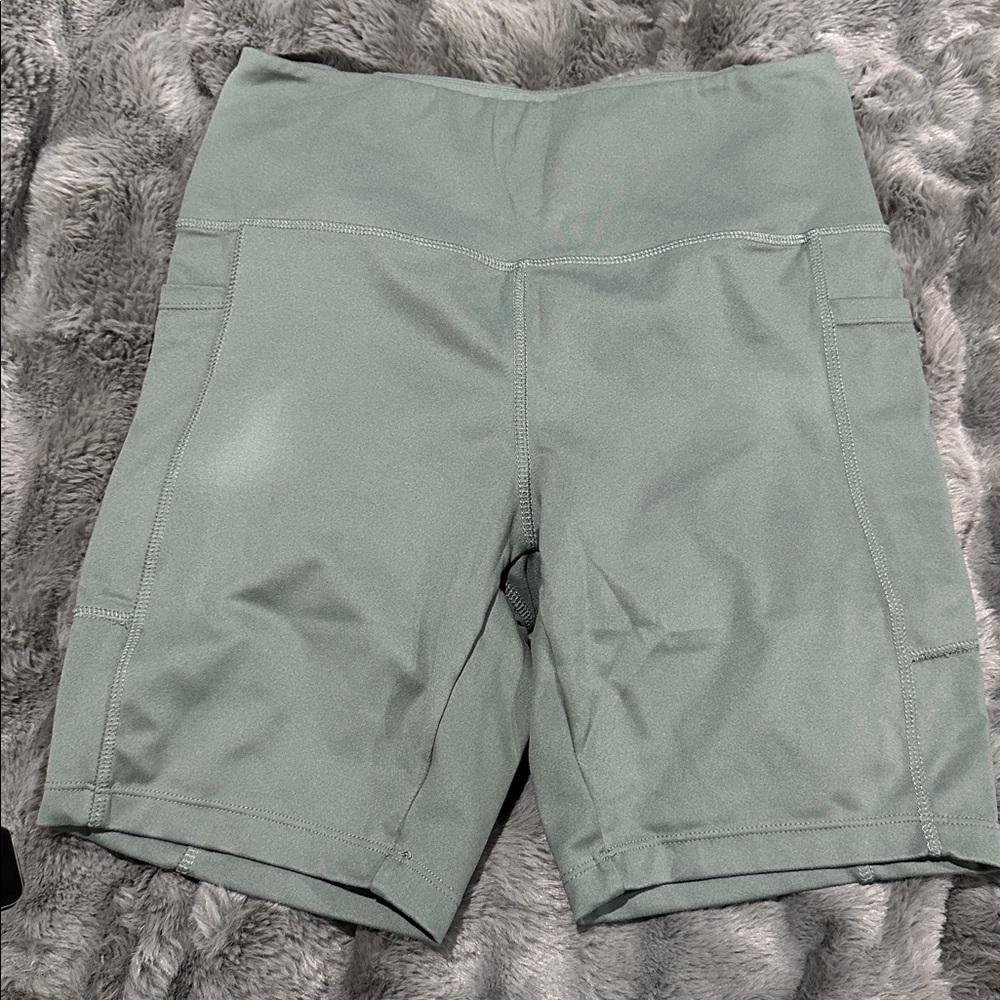 Danskin Olive Green Women's Biker Shorts Medium